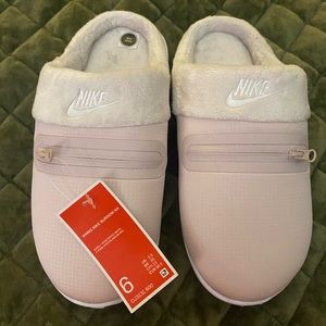 ❤️SOLD❤️🩷NEW NIKE slippers🩷 without box